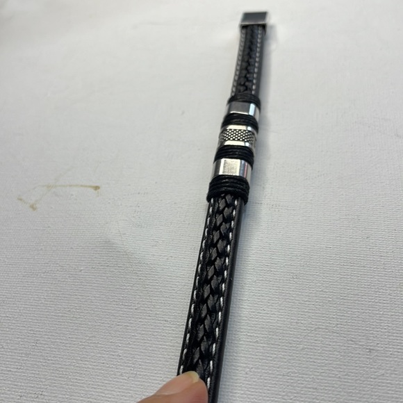 Black leather bracelets for men and women, braided magnetic. - Picture 9 of 12